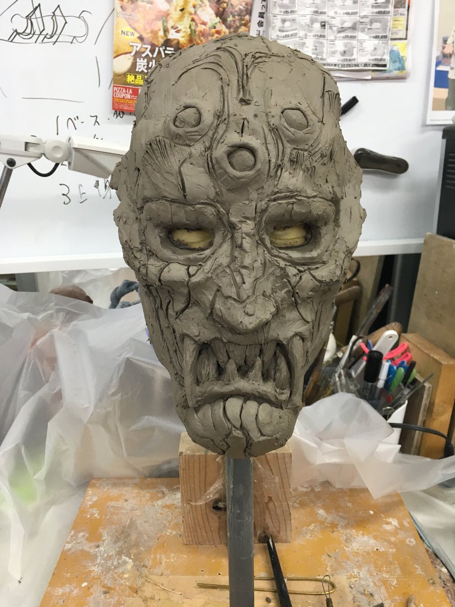 楊端和の仮面は原作通りの二種。特に玉座の間の仮面は畏怖、畏敬を感じ