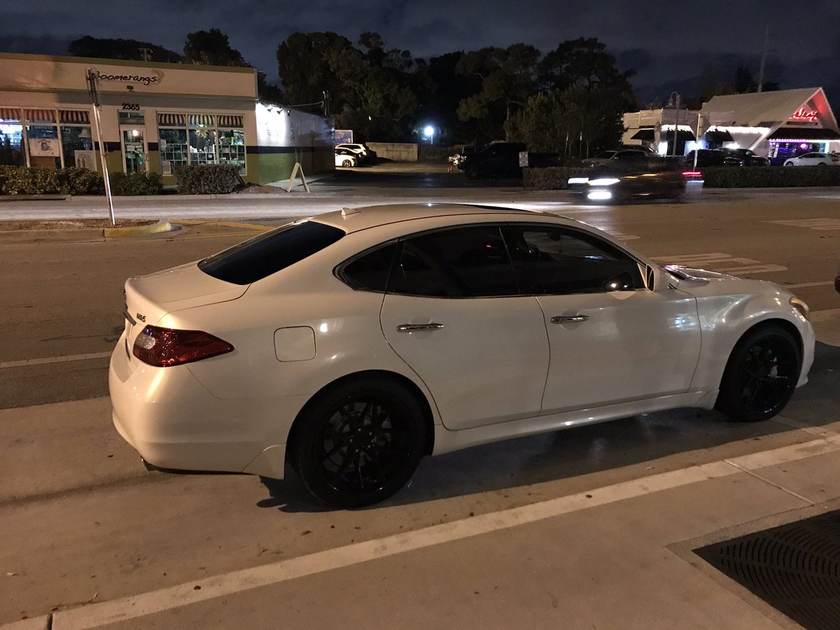 SFTROUBLESHOOTA's tweet photo. For all my #Infiniti fans, rare sighting of a #M56S #empowerthedrive https://t.co/gRg196vGEB