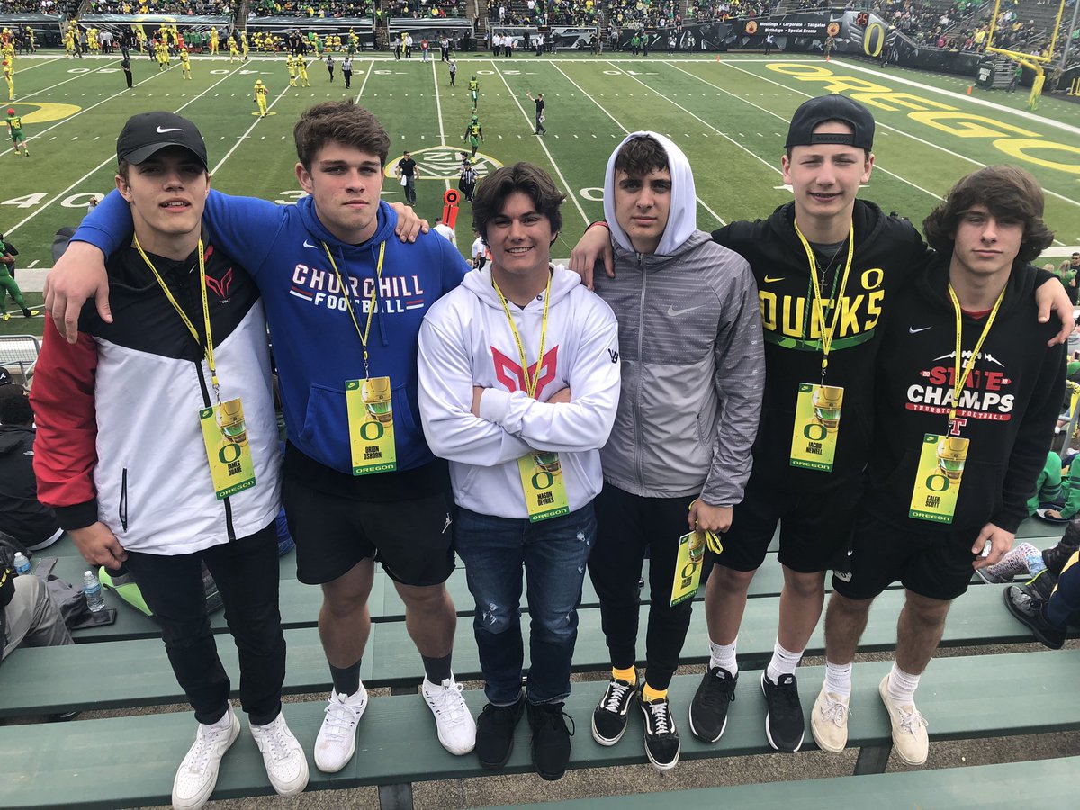 mvp7on7's tweet photo. A handful of the #MVP guys enjoying the @oregonfootball spring game today. https://t.co/3TtRBFN6Sp