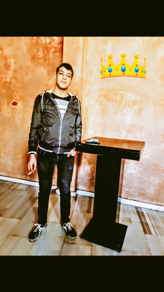 Üç istek sizi başkalarının kölesi yapar;
 -Sevilme İsteği 
 -Takdir Edilme İsteği
 -Beğenilme İsteği