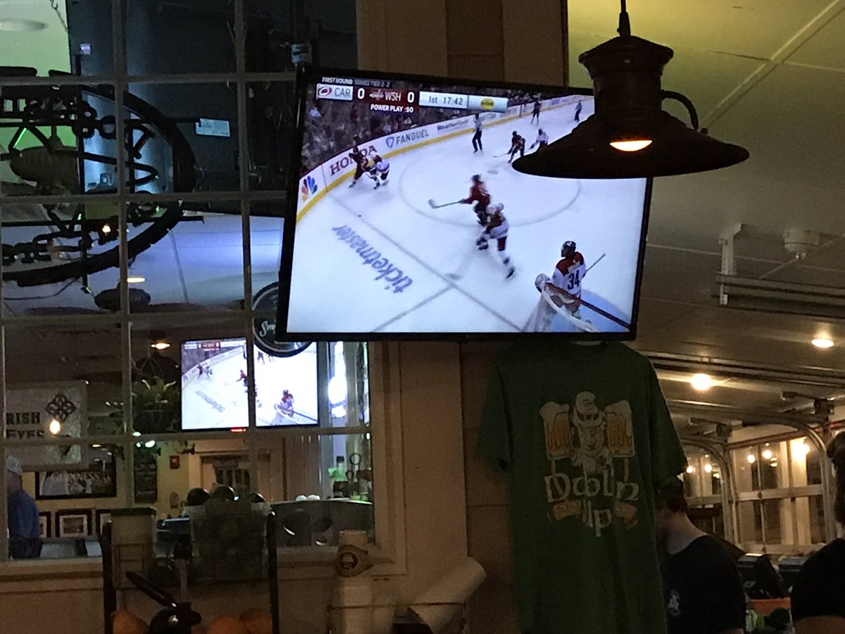 Bartender_Blake's tweet photo. How I’m watching the #ALLCAPS #ThatsBLBS https://t.co/VOiz2vw5KS