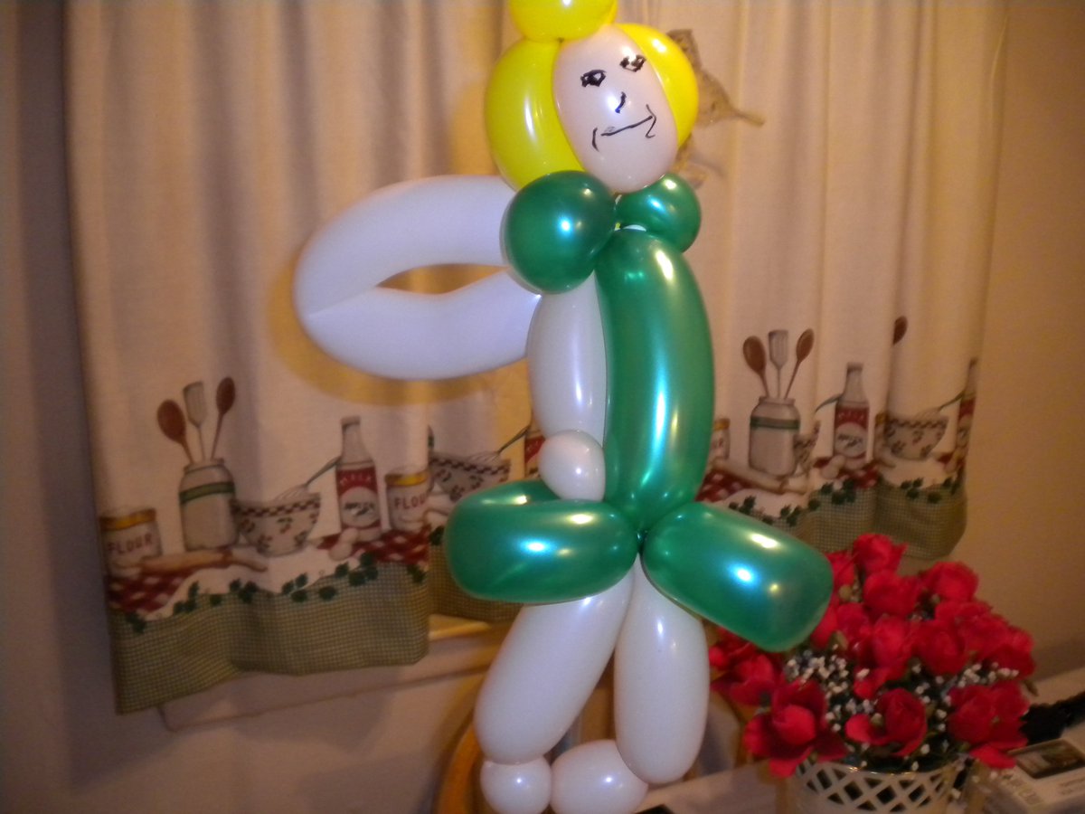 petstv1's tweet photo. #StevenPettitMagician Rent - A - Magician (856)545-7873 Camden County 
Tinkerbell or fairy balloon animal great for little girls or anyone .#balloonbender #balloonart #familyentertainer #balloontwister #newjerseymagician #partymagiciannj #njfamily #girlparty #tinkerbell #maqician https://t.co/d4c6qWCuhv