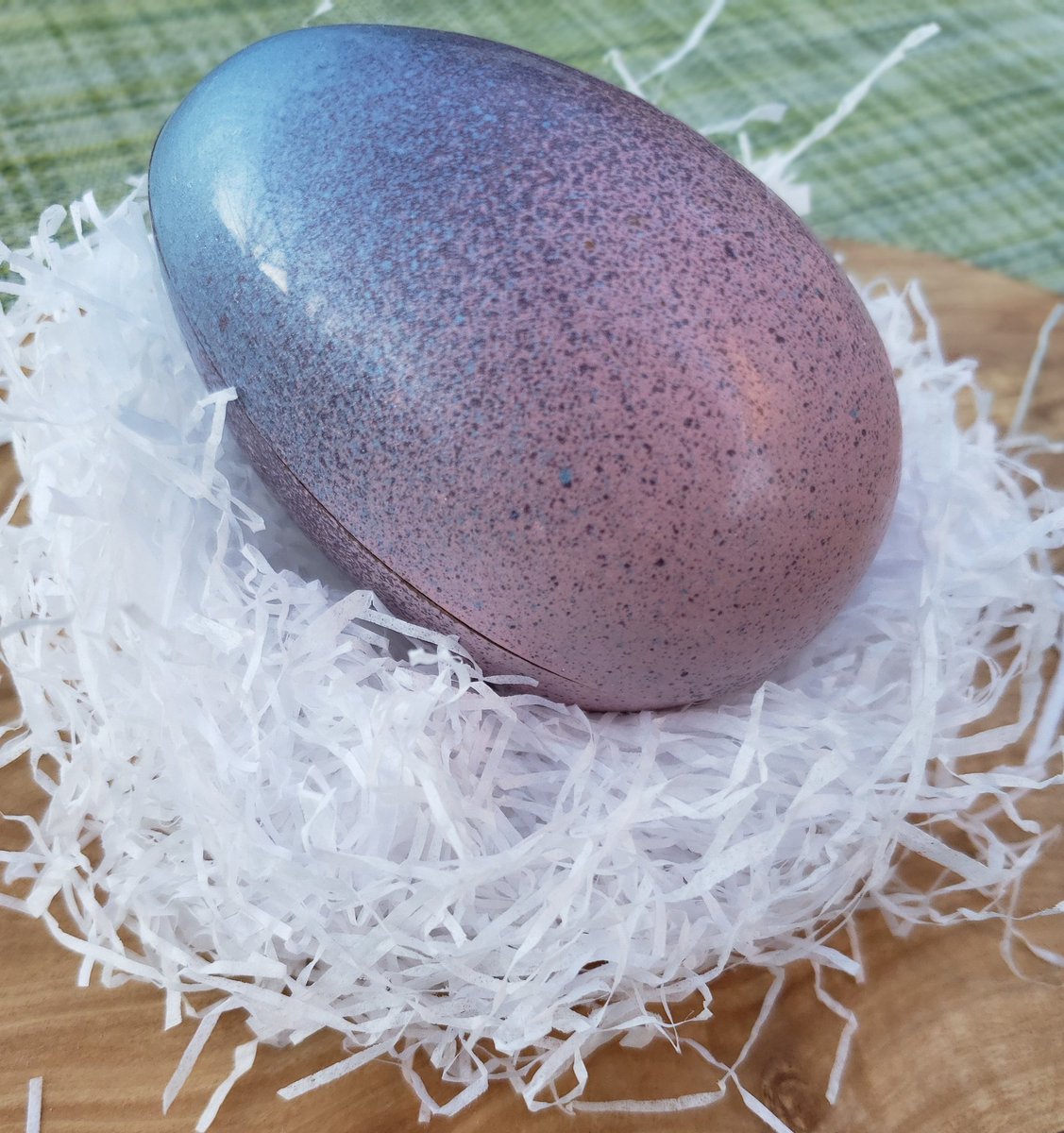 TheCandystop17's tweet photo. Crack the chocolate egg open for the surprise. #ghyslain #funwithchocolate https://t.co/UeDcuwCLoD