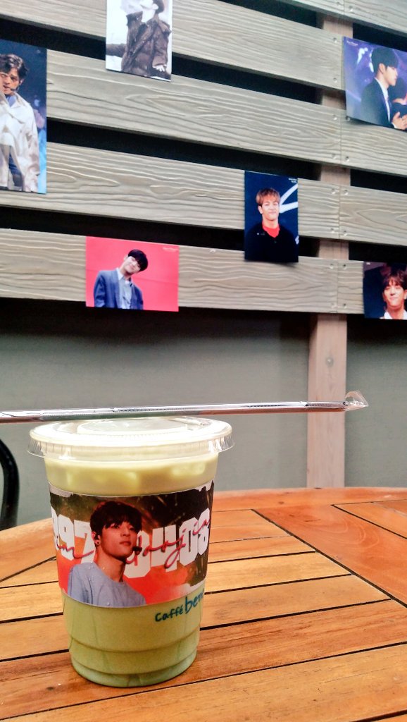 sizzlinc's tweet photo. Nggak bakat ambil foto, jadi... #HappyWoojinDay #FireAndSnow #StayNunaWithWoojin https://t.co/3WQLzu96ZQ