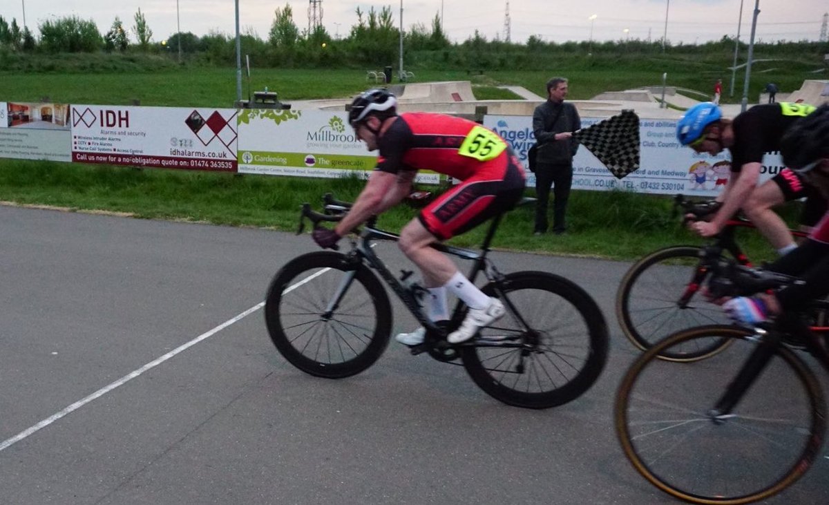 Team_RECTC's tweet photo. We have 2 Spr’s  riding in @BritArmyCycling colours today - SSgt Farndon,  @MrFarndon of @170_Engineers riding the Stockbridge Down RR for the road team and Cpl Watts, @benwatts251 of @CO3RSME riding Rd 2 @SouthernXC for the XC team. Good luck gents 💪 #ACRT #Armymtbxc2019 https://t.co/EW8dCKiOFf