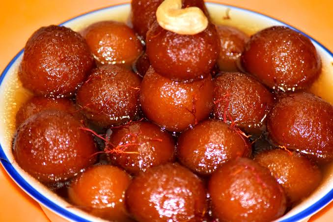 BloggersInn's tweet image. Easy #GulabJamun Recipe 👇You must try. It's soo delicious 😍
innbloggers.com/2019/02/gulab-…
