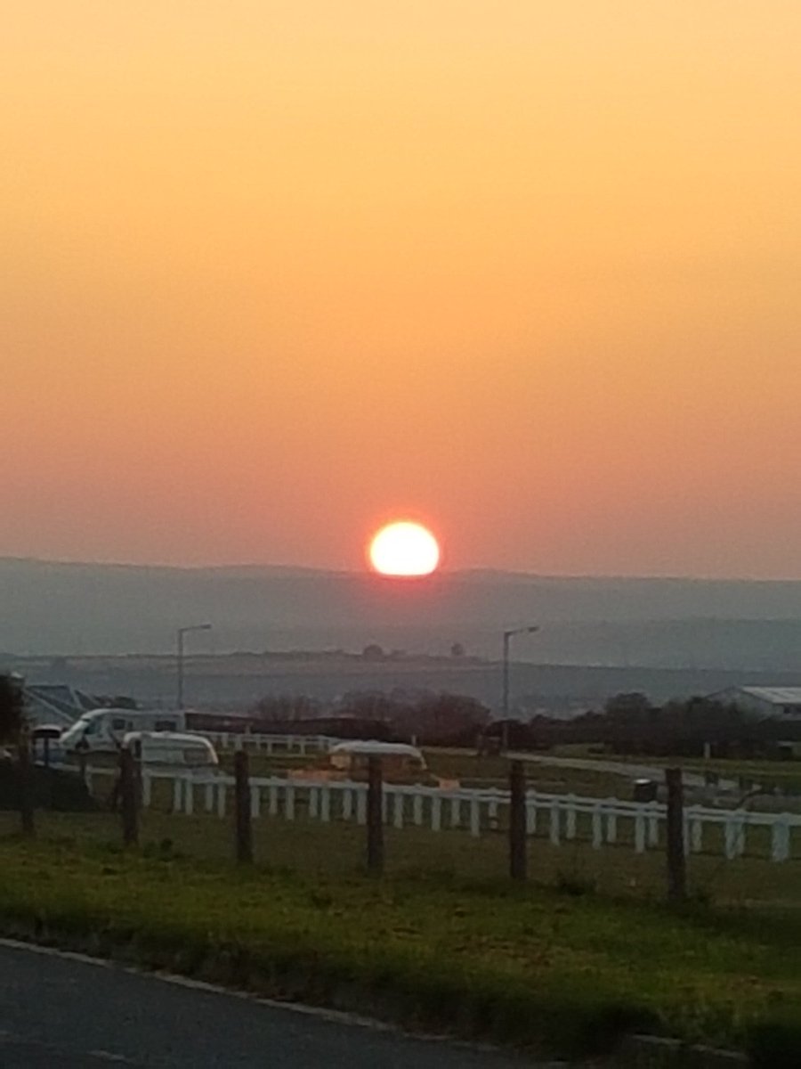 dom_whitting's tweet photo. A wonderful sunrise this Easter Day as I drove back from responding to a hospital call out (I did stop the car to take the photo!). A great reminder that out of darkness and despair comes light and hope! Alleluia Christ is Risen! Happy Easter one and all! https://t.co/yWxQJpa2tW