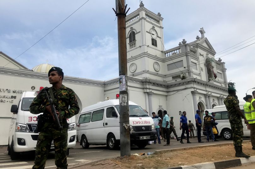 Sri Lanka explosions death toll 'rises to 50 with 500 injured' mirror.co.uk/news/world-new…