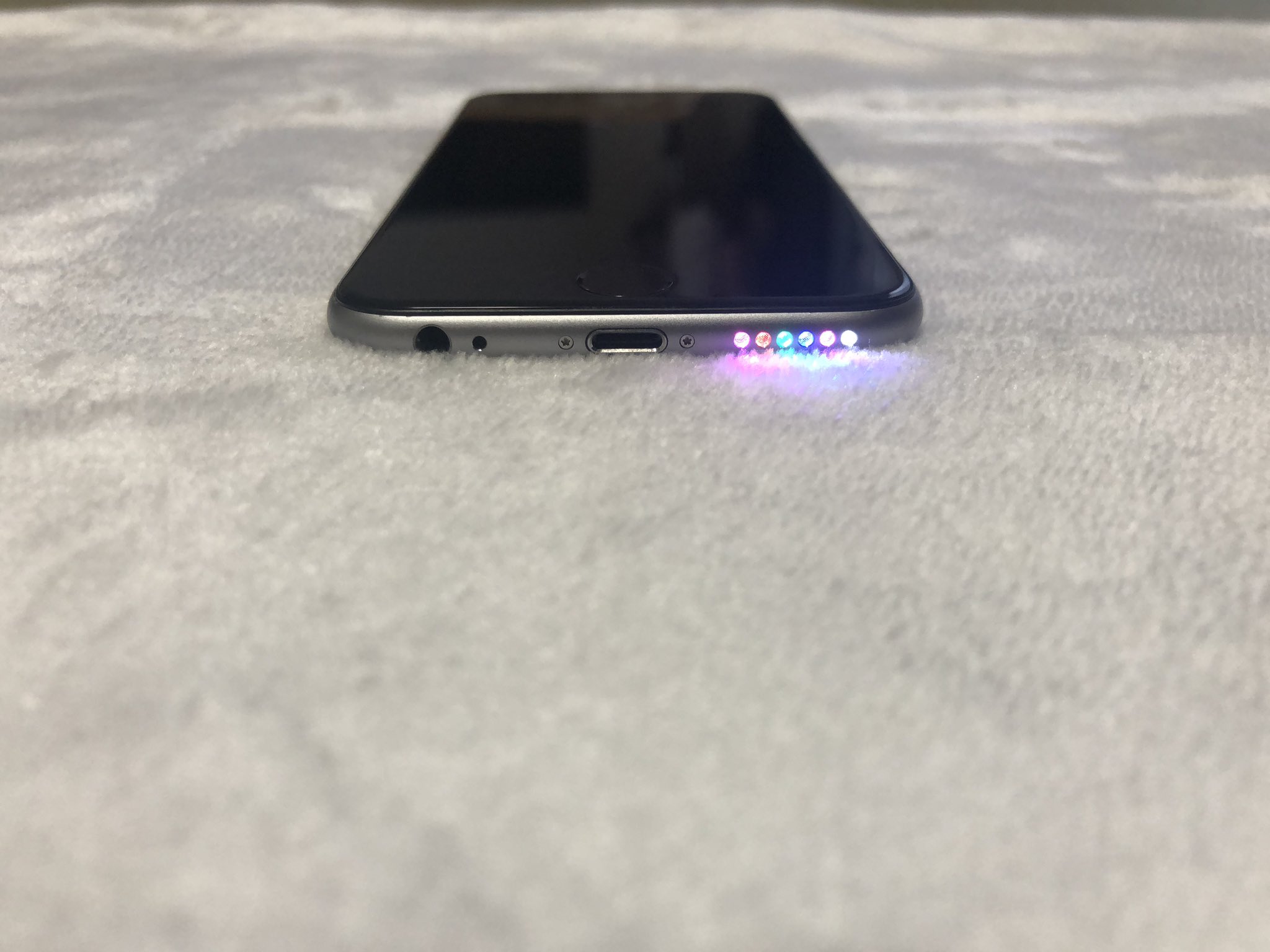 Iphoneカスタム Iphone6s ラウドスピーカー発光 Iphone6s Iphone 改造 Iphone改造 Iphoneカスタム カスタム ラウドスピーカー音声の強弱に合わせて Ledが点滅します T Co Exagzqduot Twitter