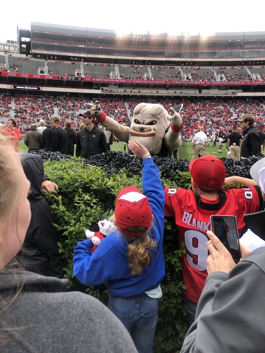 jensiegerlawson's tweet photo. Last minute trip to Athens today for the G-Day game #GDay19 hanging with our kiddo , nephew and friends #jakefromm #ugafootball https://t.co/8nkCr34Yir