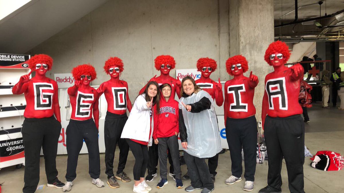 jensiegerlawson's tweet photo. Last minute trip to Athens today for the G-Day game #GDay19 hanging with our kiddo , nephew and friends #jakefromm #ugafootball https://t.co/8nkCr34Yir