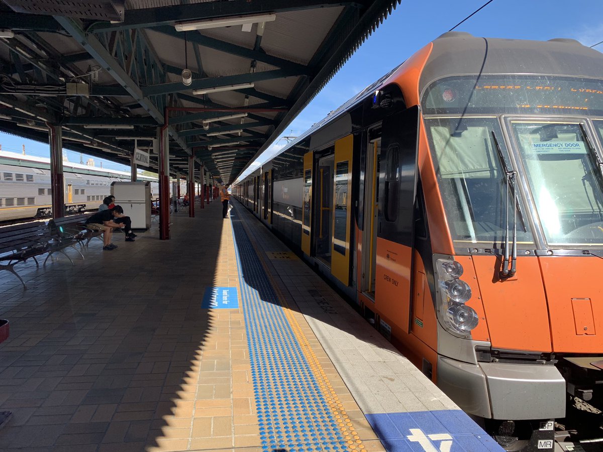 oberonsghost's tweet photo. Shiny new Waratah train! #showghost https://t.co/toKvSHuruA