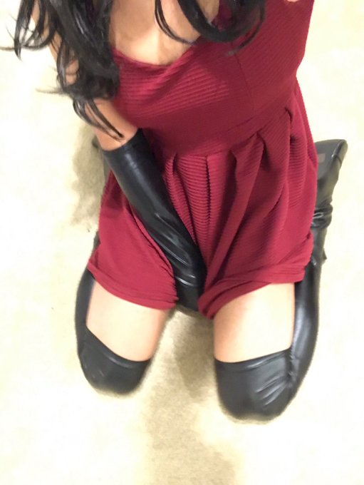 If you want to see me riding a dildo in this dress, dm me for prices~ https://t.co/vpaXrPaKBj