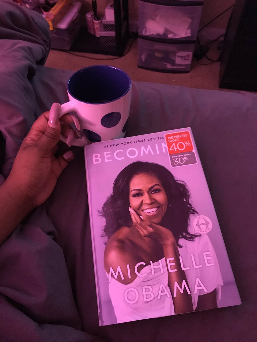 leslie_symone_'s tweet image. What my night consists of ☕️📖
#nighttea #nightreading📖 #books #tea