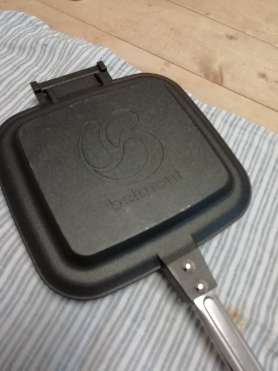 高杉 ホットサンドメーカー入手 Amazonよりヨドバシアウトドア売場店舗が安かった 色々比較も出来た 間違い無く旨く作れるんだけど 密閉して水分が抜けないから よりパンが旨くなるという仕組みがあるね バルミューダのトースター的な効果が付与され 高杉 ホットサンドメーカー入手 Amazonよりヨドバシアウトドア売場店舗が安かった 色々比較も出来た 間違い無く旨く作れるんだけど 密閉して水分が抜けないから よりパンが旨くなるという仕組みがあるね バルミューダのトースター的な効果が付与され