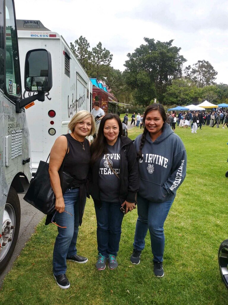 piaggioonwheels's tweet photo. Today @UCIrvine view from my window.  Thank you future students and families for letting us serve you!  @theBakeryTruck made me break my diet (no es bueno ladies what you made me do, it was delish, but there is cream and sugar in those puffs) https://t.co/uYwpakpxM1