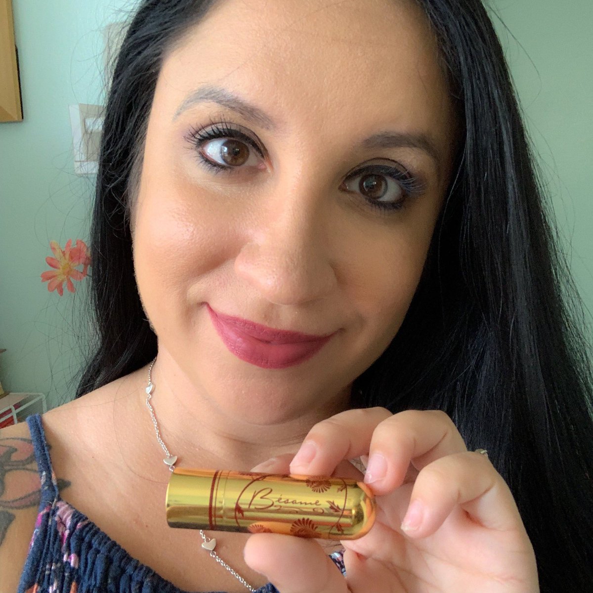 alexiskrystina's tweet photo. Loveeeee the @BesameCosmetics color that came with #whenweleftcuba @ChanelCleeton ๐ https://t.co/lmPccaxxxR