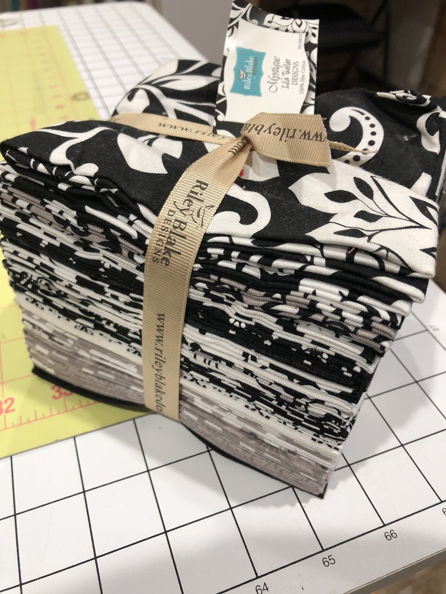 kmed1224's tweet photo. Check out all the inventory on https://t.co/QwLkwtT02A  even more great stuff to come. I am enjoying building the website @spoolandquilt https://t.co/2g2MFqPvNX