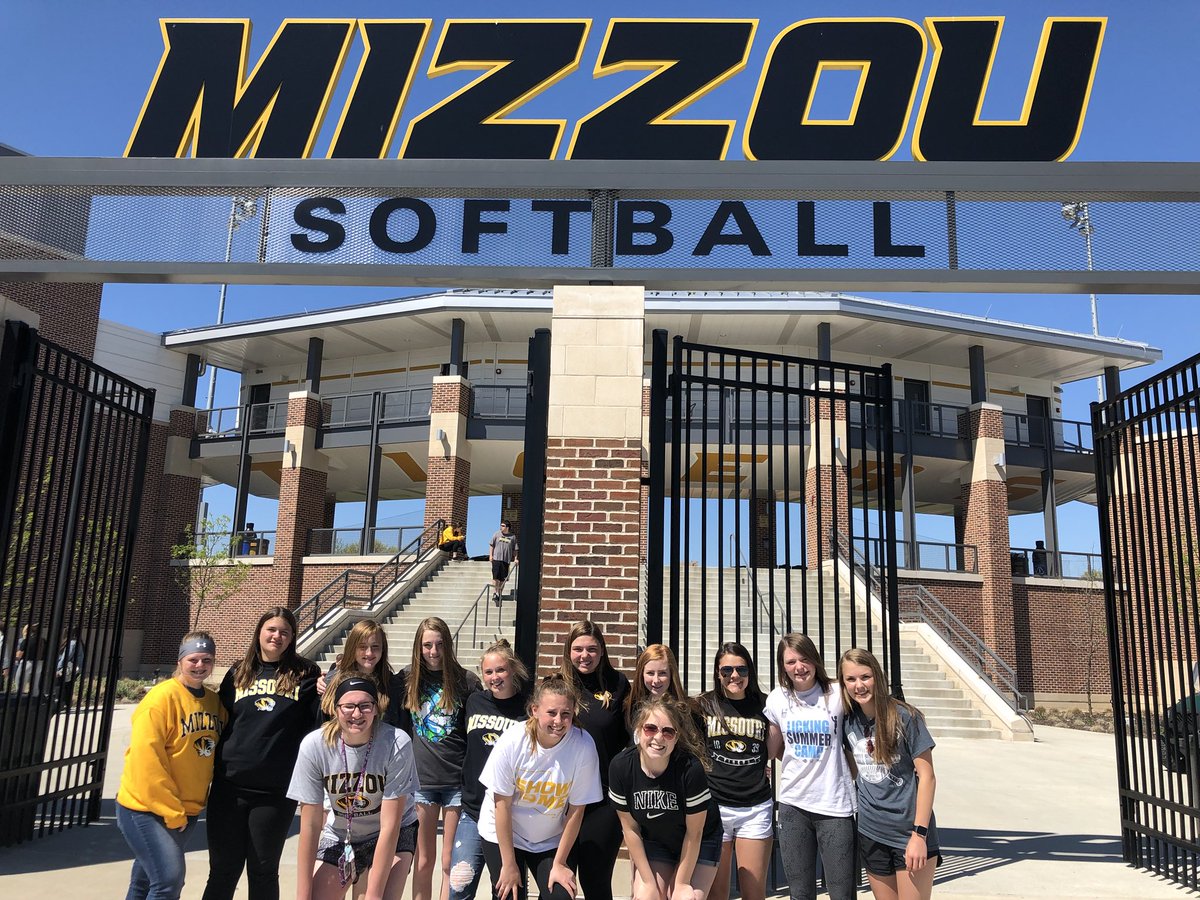 Thanks <a href="/CoachLarissaA/">Larissa Anderson</a> and <a href="/MizzouSoftball/">Mizzou Softball</a> for a day of pure magic for our team!