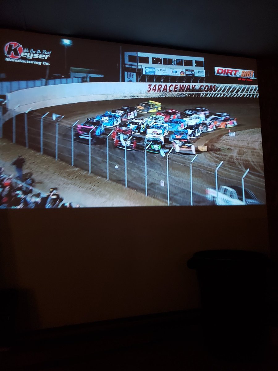 rthayer222's tweet photo. @DirtonDirt Watching in the garage on 165" 😍😍 #pierceposse #Slocum50 @DirtonDirt #clintonIL https://t.co/Xbq7xAwuyE