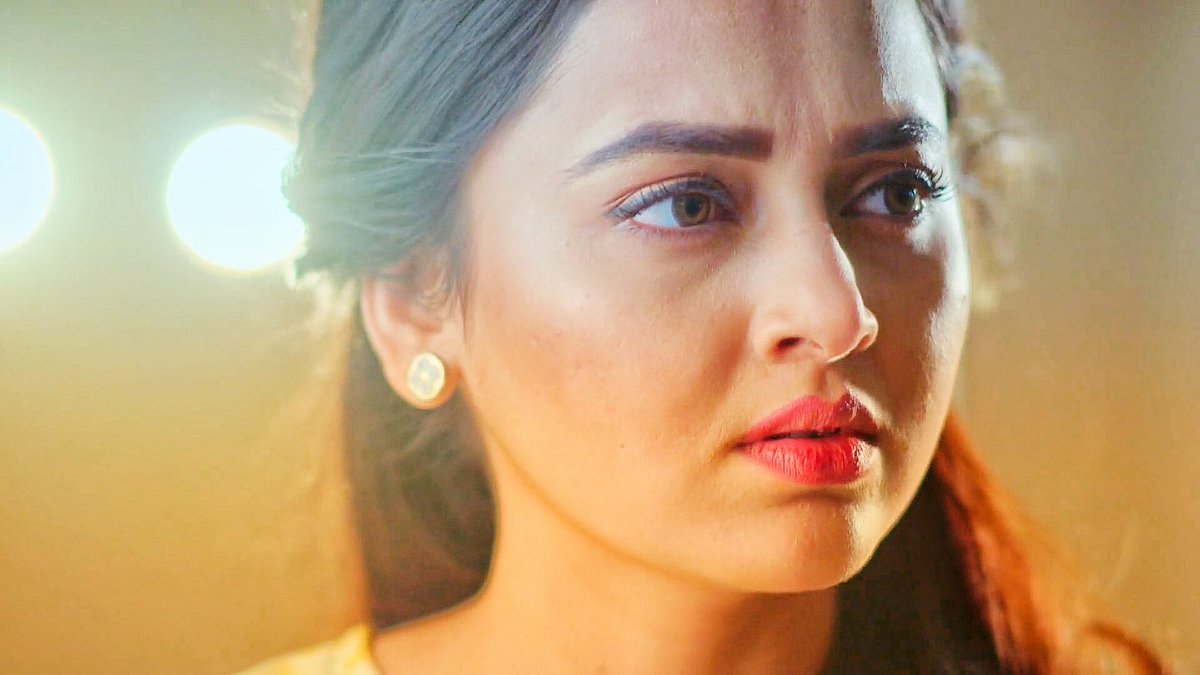 manhalovedira's tweet photo. Simple yet so Classy 😍❤
.
#TejasswiPrakash #SilsilaBadalteRishtonKa2 #MisHaan https://t.co/oUPaG7D9Nt