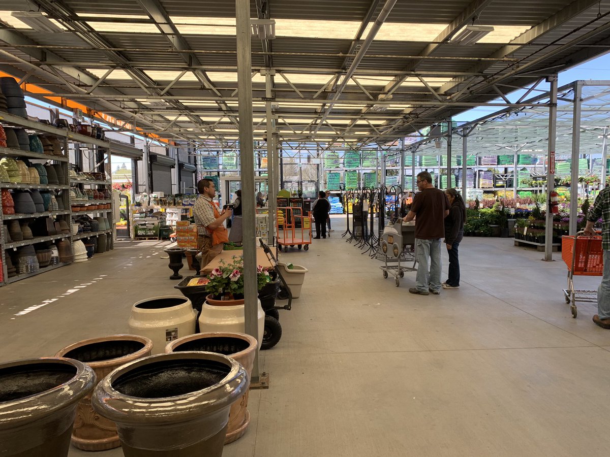 LeahVienhage's tweet photo. Get your decks ready with a great looking planter and some flowers at #8966. Dumping the overheads/packing down pots and customers were shopping them off the concrete!! 👌 #containerfest @torHash @THDdiego @BradleyGillin @HDMandySmith https://t.co/vviQwn8Cjq