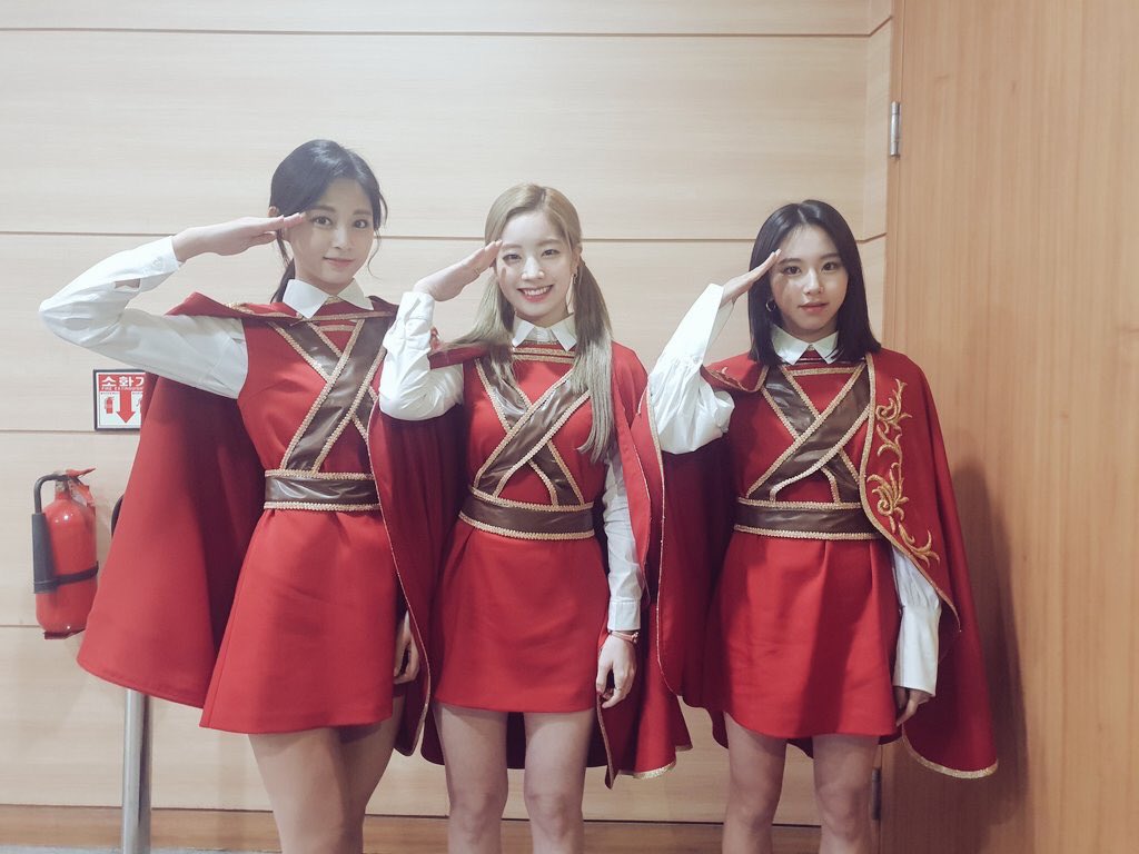 Twice ツウィ Gsjwojg3heh3w15 Twitter