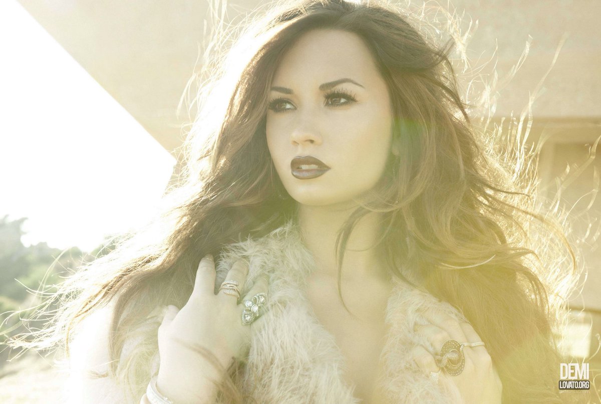 BelievDemiChile's tweet photo. Demi Lovato’s Unbroken photoshoot: A CONCEPT https://t.co/HXoVy2xeYt