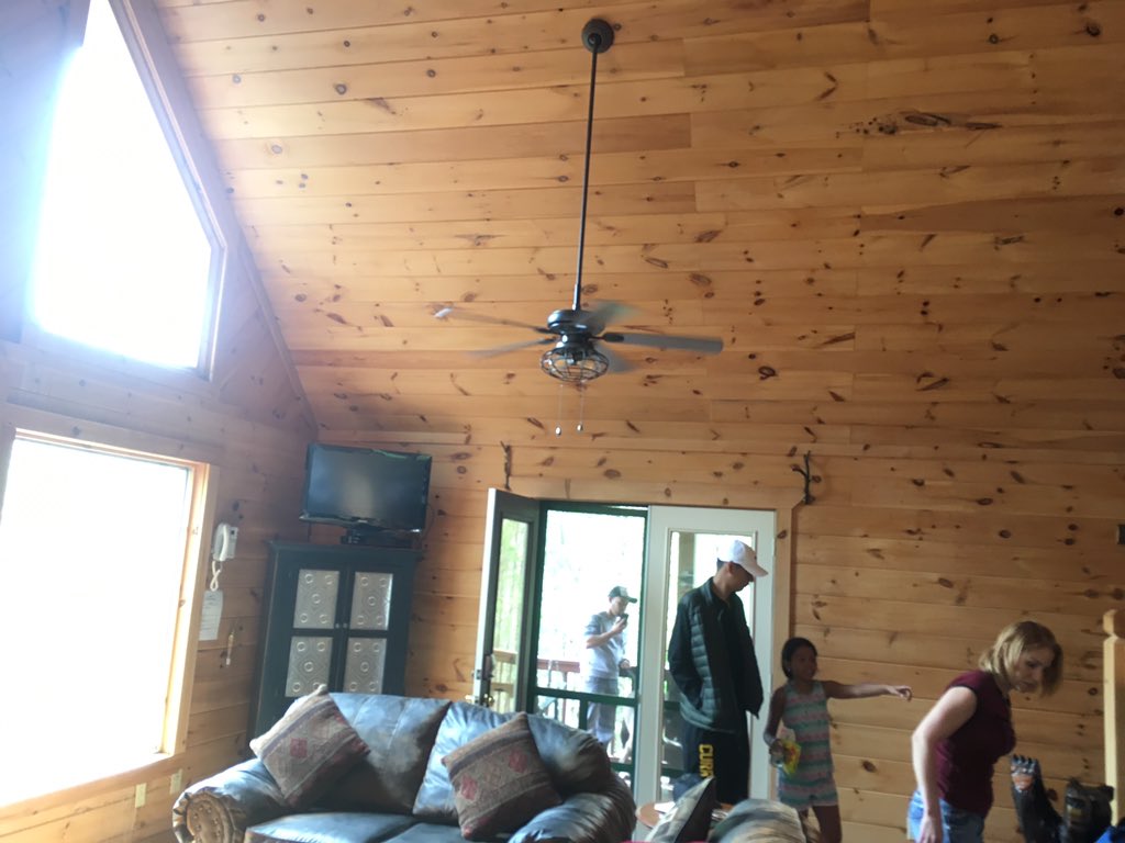 TeamDoggo's tweet image. 𝕀 𝕨𝕖𝕟𝕥 𝕠𝕟 𝕒 𝕥𝕣𝕚𝕡 𝕥𝕙𝕚𝕤 𝕨𝕖𝕖𝕜𝕖𝕟𝕕 𝕒𝕟𝕕 𝕨𝕖 𝕘𝕠𝕥 𝕥𝕙𝕚𝕤 2 𝕤𝕥𝕠𝕣𝕪 𝕙𝕠𝕦𝕤𝕖 𝕨𝕚𝕥𝕙  𝕒 𝕙𝕠𝕥 𝕥𝕦𝕓 𝕒𝕟𝕕 𝕖𝕧𝕖𝕣𝕪𝕥𝕙𝕚𝕟𝕘! 🥰