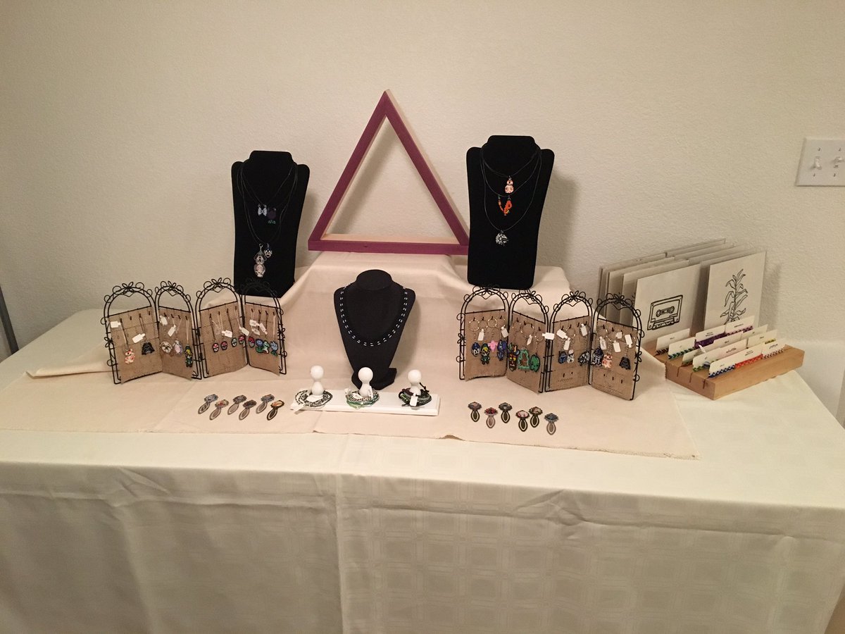 RockDocLML's tweet photo. Second table practice run/set up for my #CraftShow displays. 😀 Triangle will likely highlight #FridaKahlo! 

On May 10th &amp; June 14th I’ll be at the Art Night Out Art market in Lafayette, CO! #ArtMarketLafayette @Etsy #etsy #RockDocLML #CraftFair #Handmade https://t.co/lVggHIKDhd