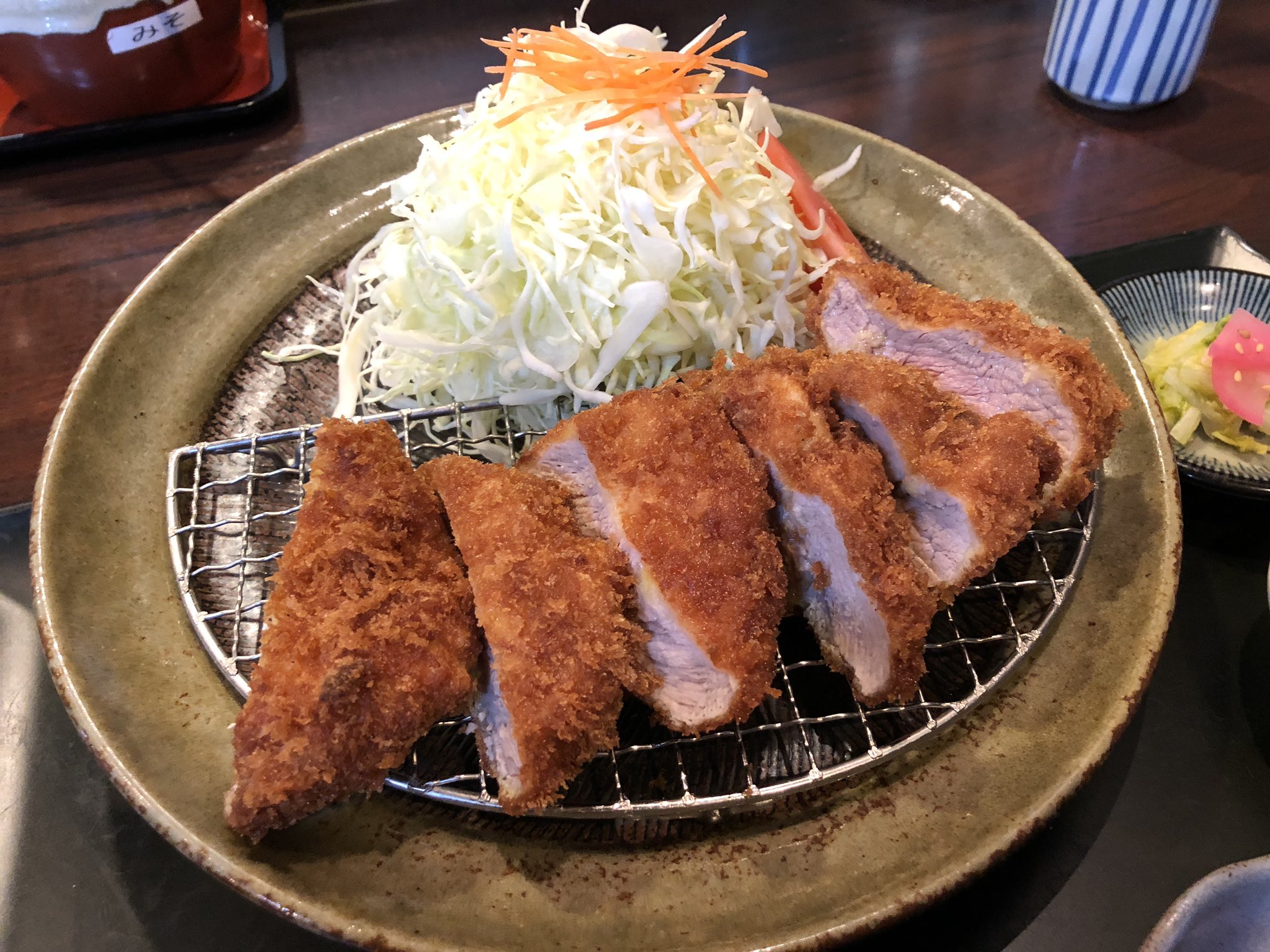 تويتر すーまん على تويتر トンカツをな トンカツをいつでも食えるくらいになりなよ それが 人間えら過ぎもしない貧乏過ぎもしない ちょうどいいくらいってとこなんだ そんなわけで ヒレカツを食べる トンカツ慕情 美味しんぼ名言 T Co
