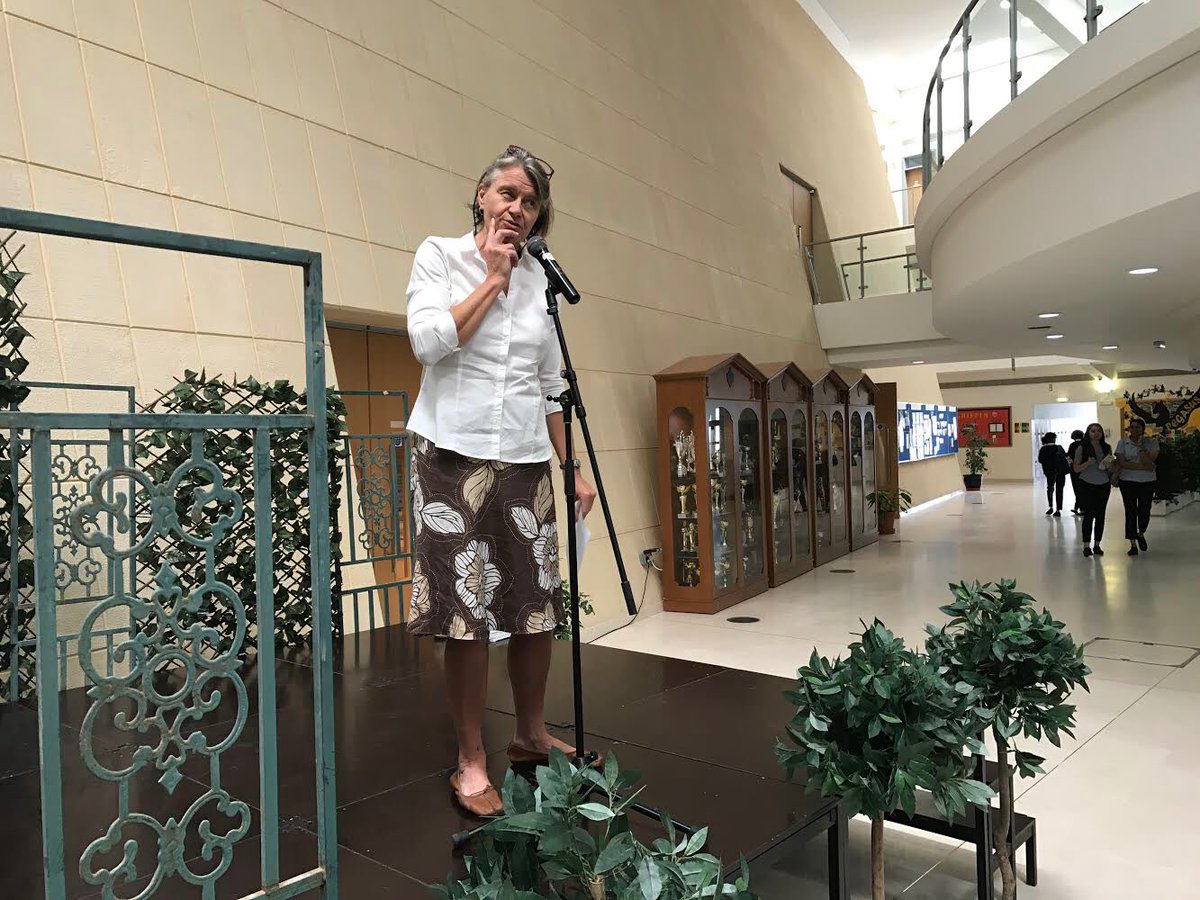 BSAKenglish's tweet photo. Kicking off #Shakespeareweek2019 with two superb recitations on our stage. Pop-up Shakespeare is every first break this week 🍿#thouartexceedingexpectations #HappyBirthdayShakespeare #onlyatbsak #bsakmagic https://t.co/FLMMDGTo6w