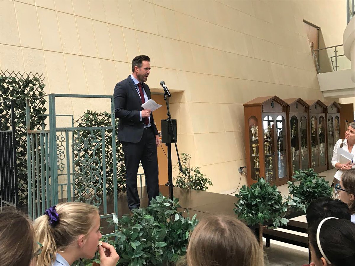 BSAKenglish's tweet photo. Kicking off #Shakespeareweek2019 with two superb recitations on our stage. Pop-up Shakespeare is every first break this week 🍿#thouartexceedingexpectations #HappyBirthdayShakespeare #onlyatbsak #bsakmagic https://t.co/FLMMDGTo6w