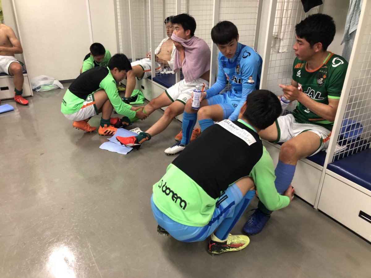 青森山田高校サッカー部がハーフタイムに #コンプレフロス を使って
