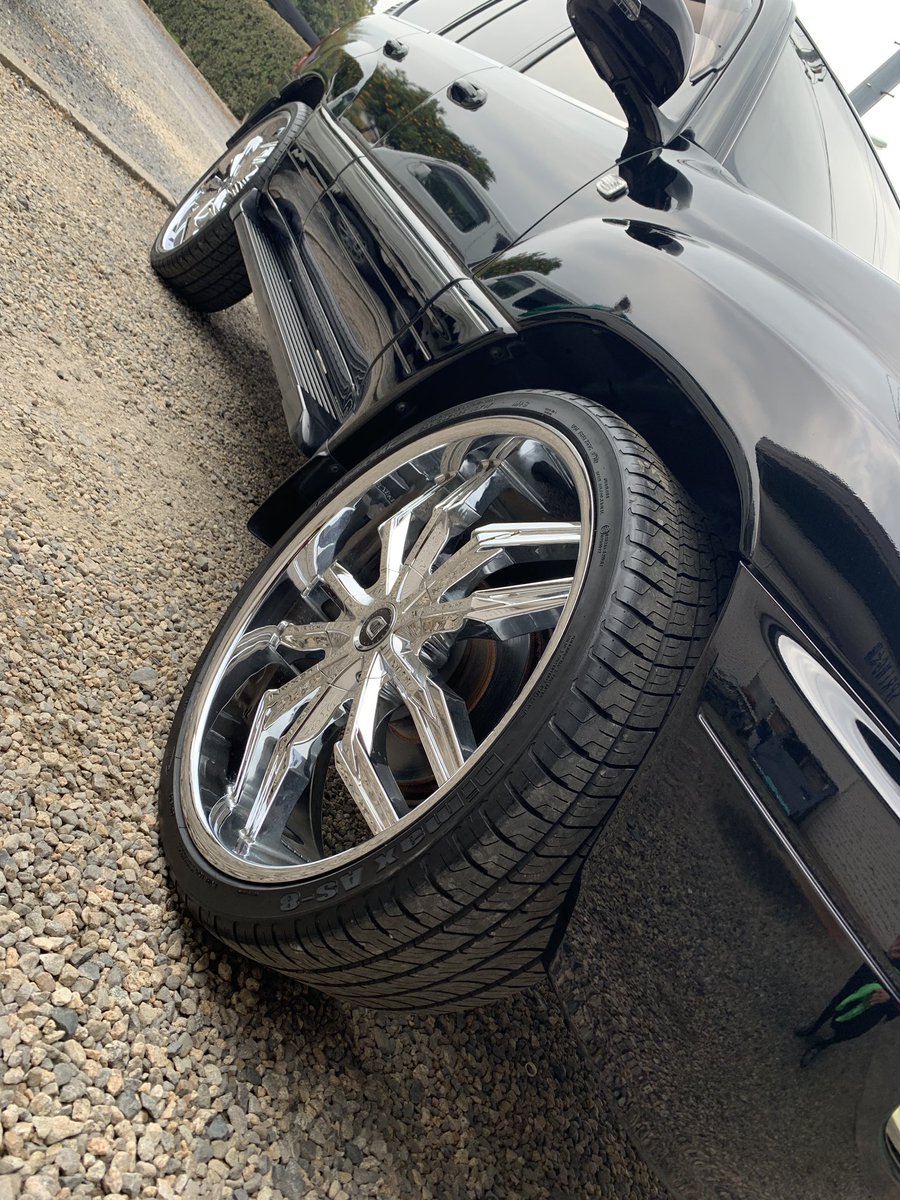 hollycarcoating's tweet photo. ~ランドクルーザー~

🚘ボディガラスコーティング
🚘ウィンドウ撥水コーティング
🚘ホイールガラスコーティング

ツヤ感バッチリ
26インチホイールのメッキが目立ち
最高に格好いいです！

ご利用ありがとうございます😊 https://t.co/KguQYoQiSI