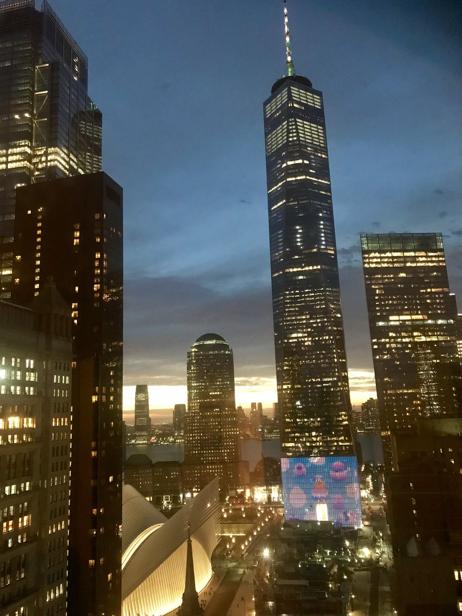 Cocktail hour in #NYC means we break out the bubbles and it’s <a href="/NautilusEstate/">Katy Prescott</a> for the first round. Staying with the family across the world from #OneWorldTrade #nzwine #methodetraditionnelle #luxurytravel