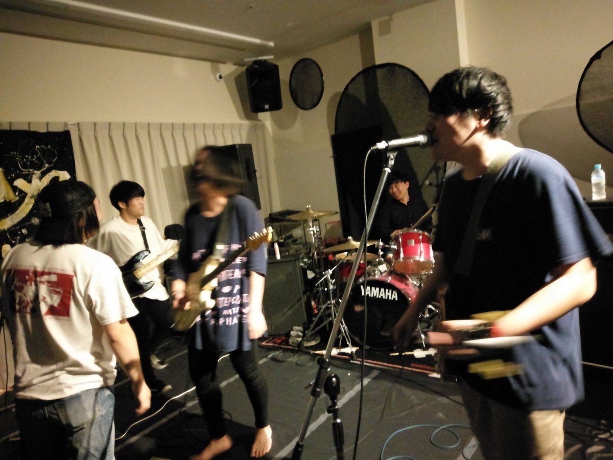 koshigayasylum's tweet image. パンダステージ、Solenoid Switch！！アサイラム初出演！アチィー！動きまくりの写真ブレまくり！
#SolenoidSwitch #koshigayaASYLUM