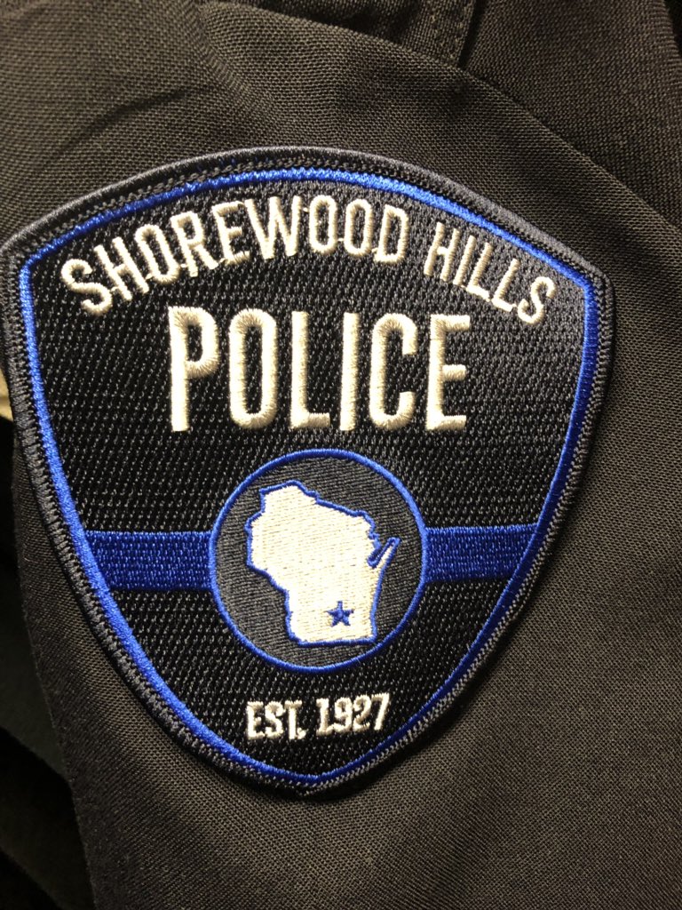 To be entered, please:
Follow @SHPDChiefChapin 
Follow <a href="/S_H_P_D/">Shorewood Hills PD</a> 
RT 
A random follower will be selected at 500, and again for the #1KClub
The winner at 500 followers will receive the retired SHPD patch. On Left
The winner at 1000 followers will receive their new patch. On Right