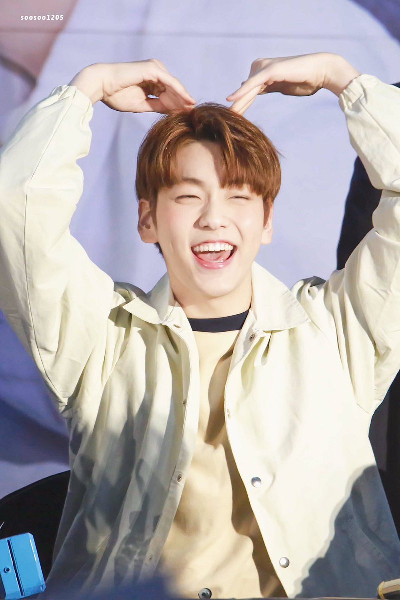 Strawberry_m12's tweet photo. 190420 신촌 팬싸인회
💗💗
#수빈 #SOOBIN #최수빈 #TXT #TOMORROW_X_TOGETHER #투모로우바이투게더 @TXT_members https://t.co/9UyI0Nkf2g