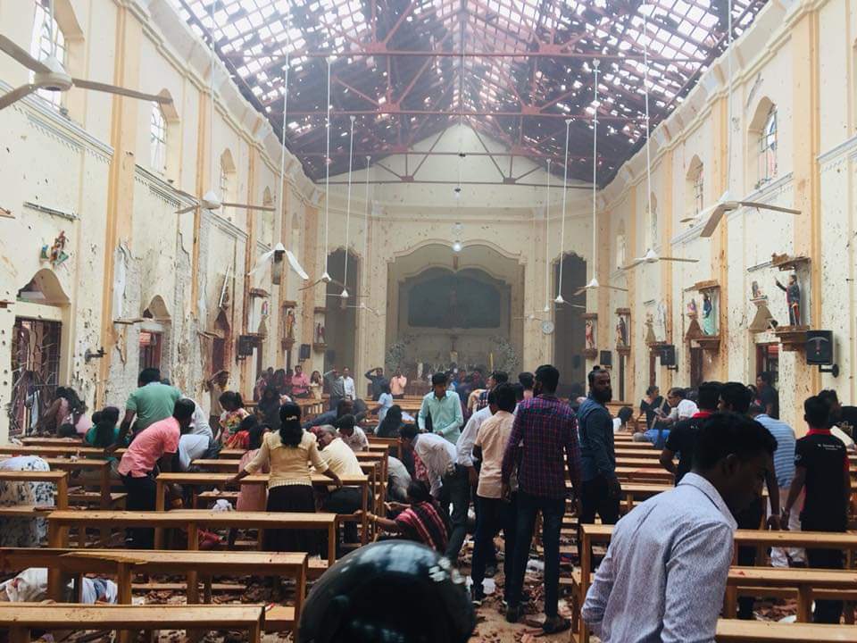 aashikchin's tweet image. An explosion reported at the premises of the St. Anthony&apos;s Church in Kochchikade Colombo #lka