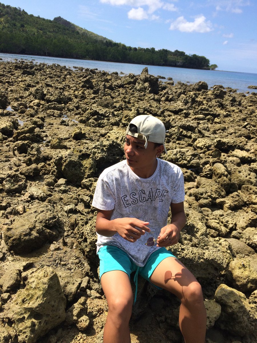 markjaydar's tweet image. summer breeze ☉