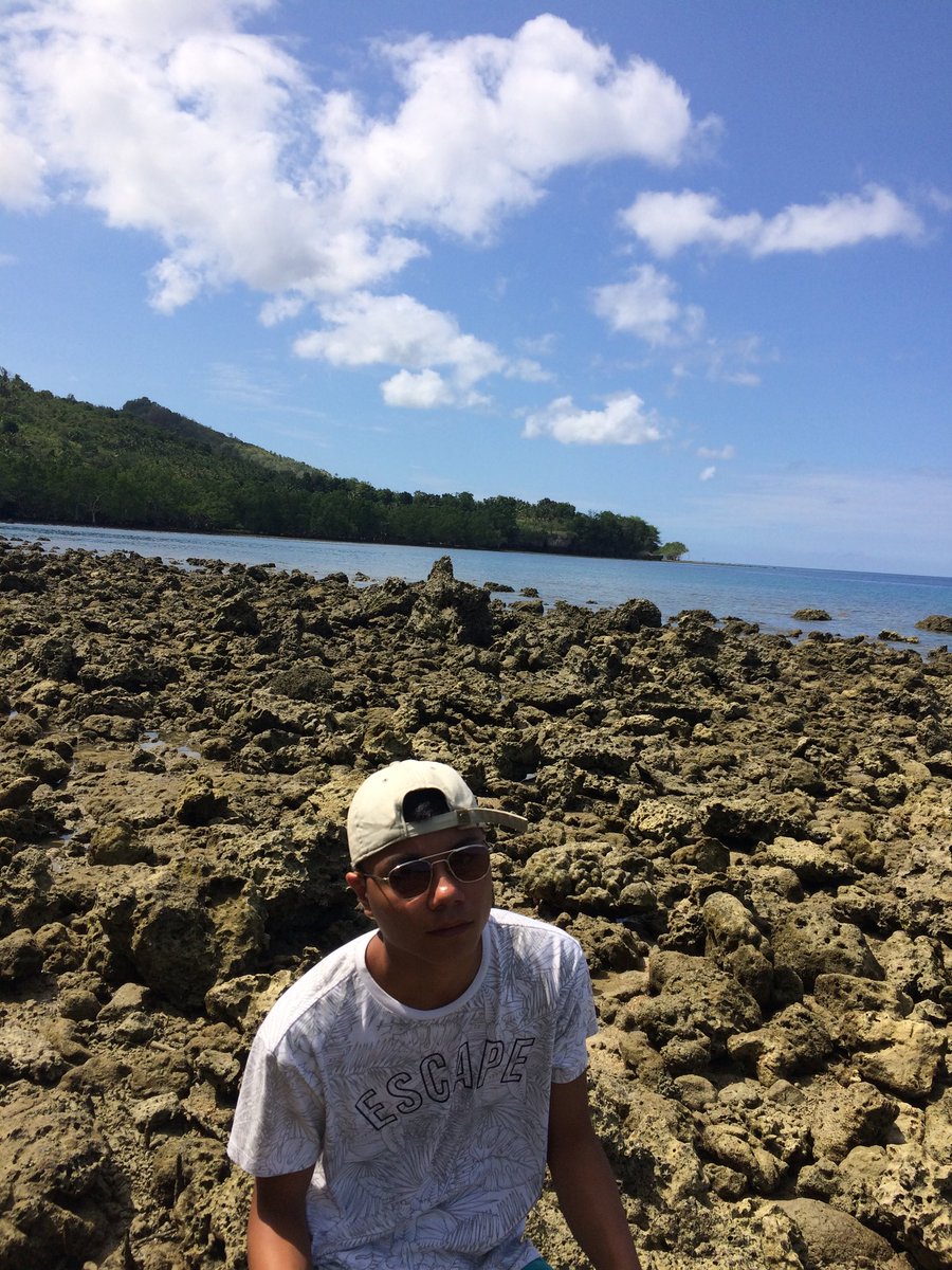 markjaydar's tweet image. summer breeze ☉