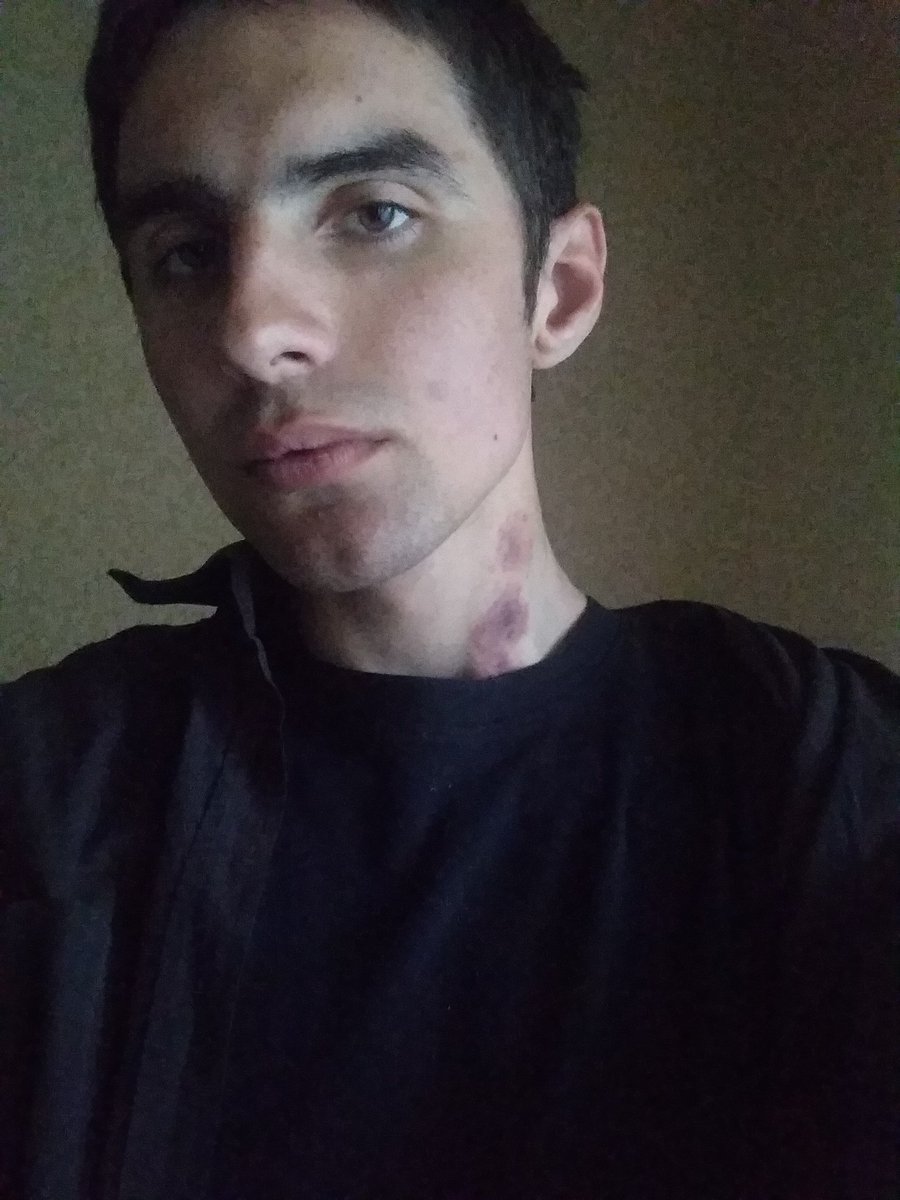 evgene_one's tweet photo. Это была моё самое лучшее день рождения за все свои 18 лет
И самая лучшая ночь 😍❤️🐬 https://t.co/Xia9deaVlf