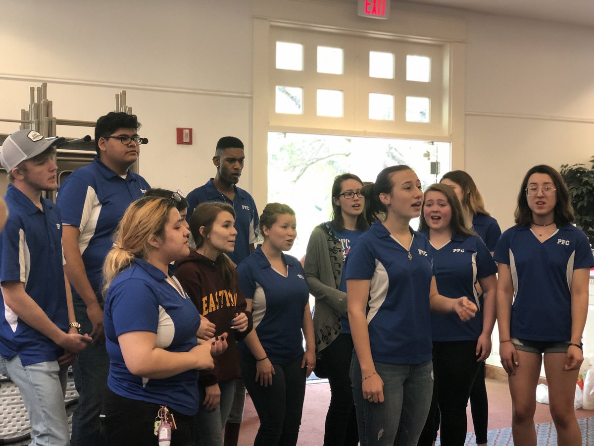MacArthurChoir's tweet photo. Last Saturday, PFC and a few members of Aperture performed at an Easter festival for St. Matthew’s United Methodist Church both as soloists as well as group songs. These performances were a really fun experience for all of us!!!! https://t.co/T5kto9aaz3