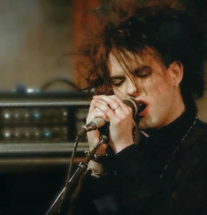 Happy 60th birthday to Robert Smith 