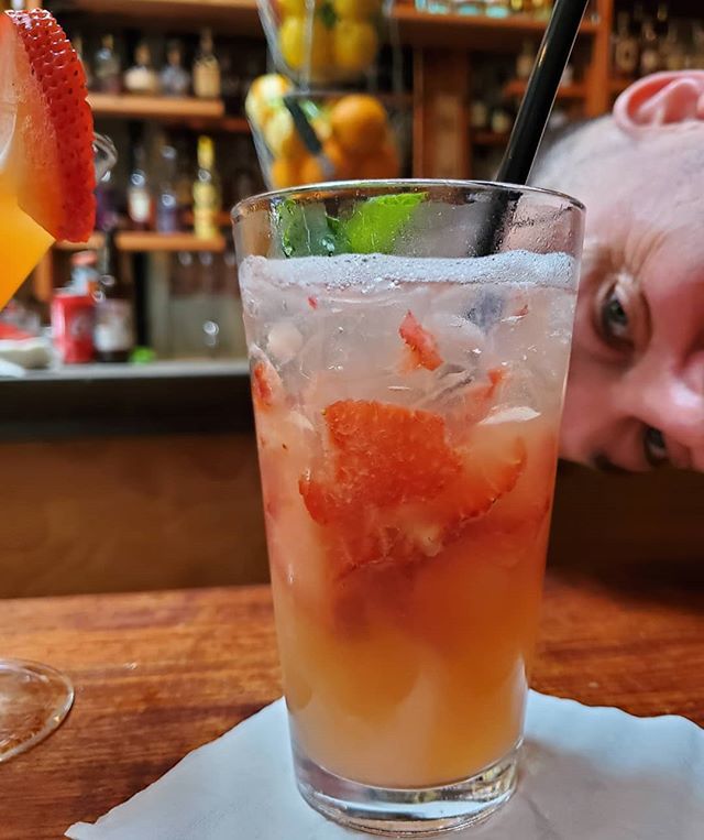 sidecarpdx's tweet photo. Spring time means fresh berries!

#sidecarpdx #cocktails #gin #whiskybar #bar #bartender #springtime #sunshine https://t.co/NtU64FKL4E https://t.co/JmIr0ZhNPZ