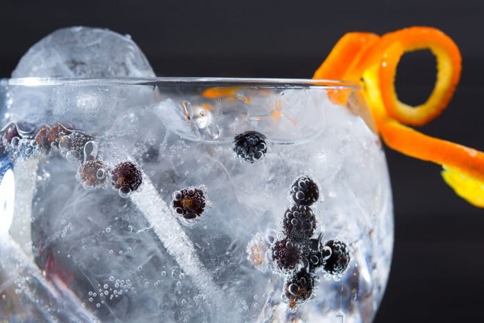 zonabartender's tweet photo. Conoce sobre la ginebra destilado aromático por excelencia #licores #bogota #bares #bartender https://t.co/4hjPOg70DG https://t.co/Mxik4xcpmo
