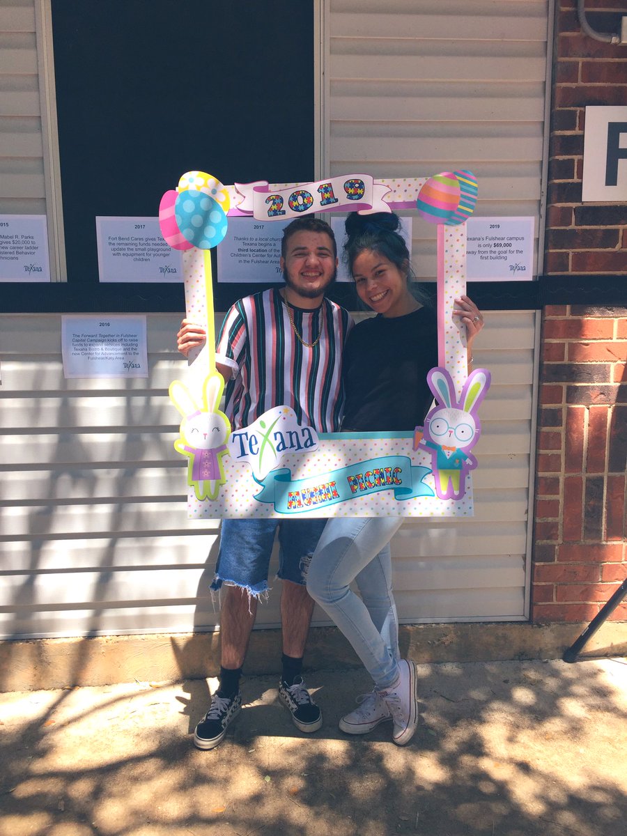 GayThugLife_'s tweet photo. Alumni Picnic at work today was great. 🤘🏼 https://t.co/qyoKq05Cen