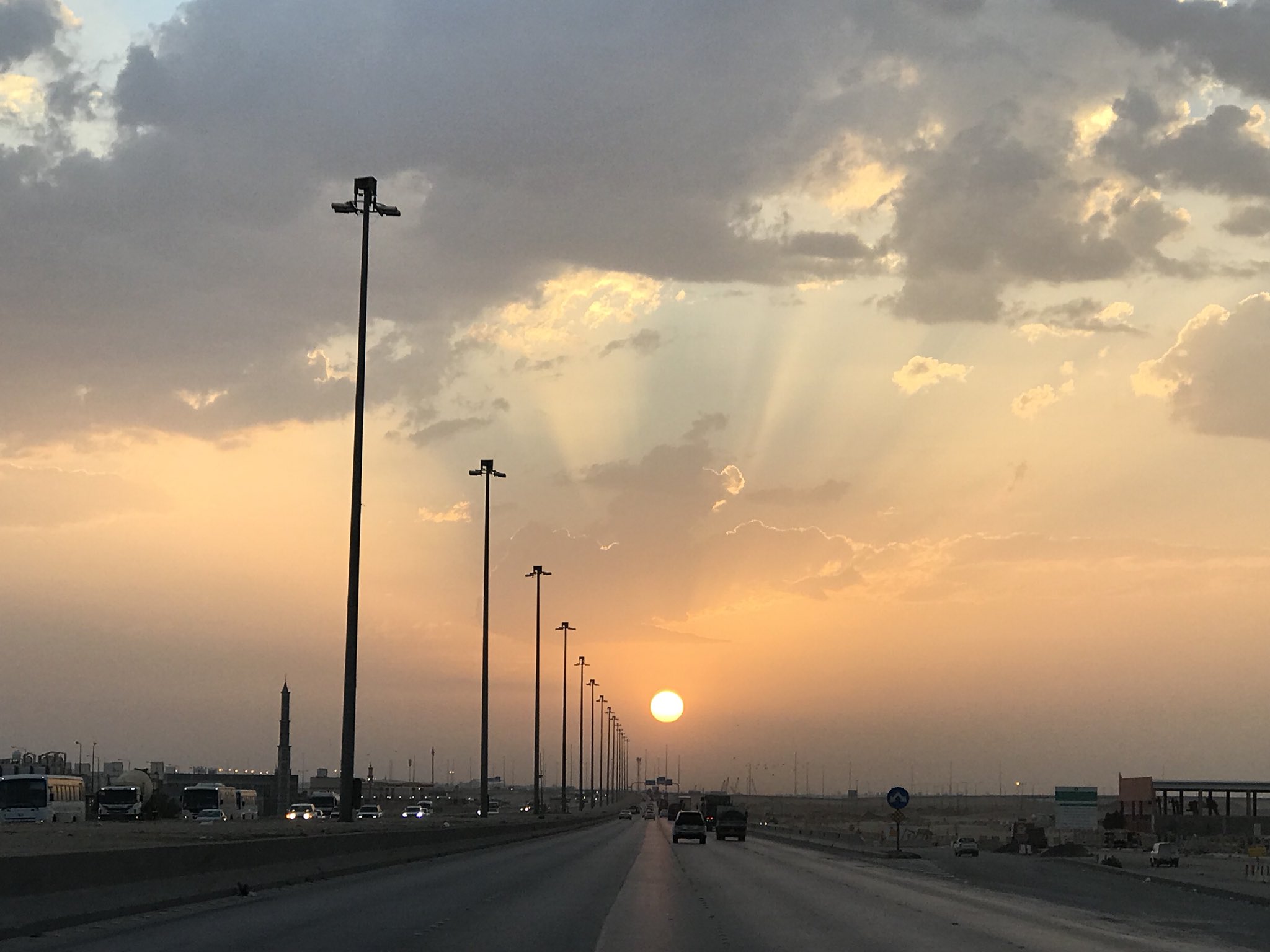 م سعود دغيم الشمري On Twitter شروق الشمس بمدينة الرياض ١٤٤٠ ٨ ١٦ الموافق٢٠١٩ ٤ ٢١ Https T Co 1k7rilpcmr Twitter