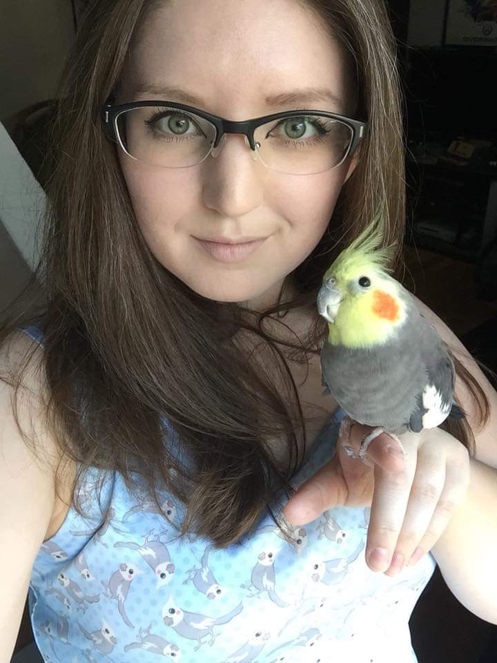 PepperNPals's tweet image. This is me. And Pepper! Pepper has now gone over the rainbow bridge, but the adventures of his pals continue! Mostly we'll be talkin' birb here. You can follow my personal account @cinniharpy for my deplorable excess of personality.
Please check out the links in the replies!